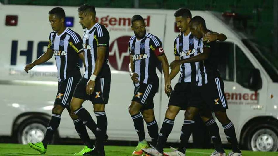 Com gol nos acréscimos, Figueirense avança na Copa do Brasil