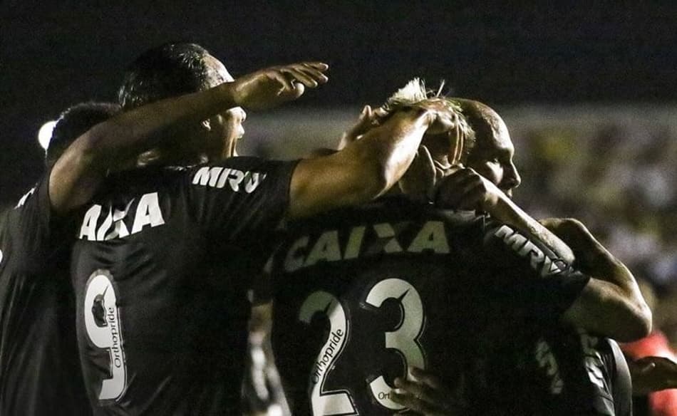 Otero e Elias elogiam elenco: "Fizemos uma partida perfeita"