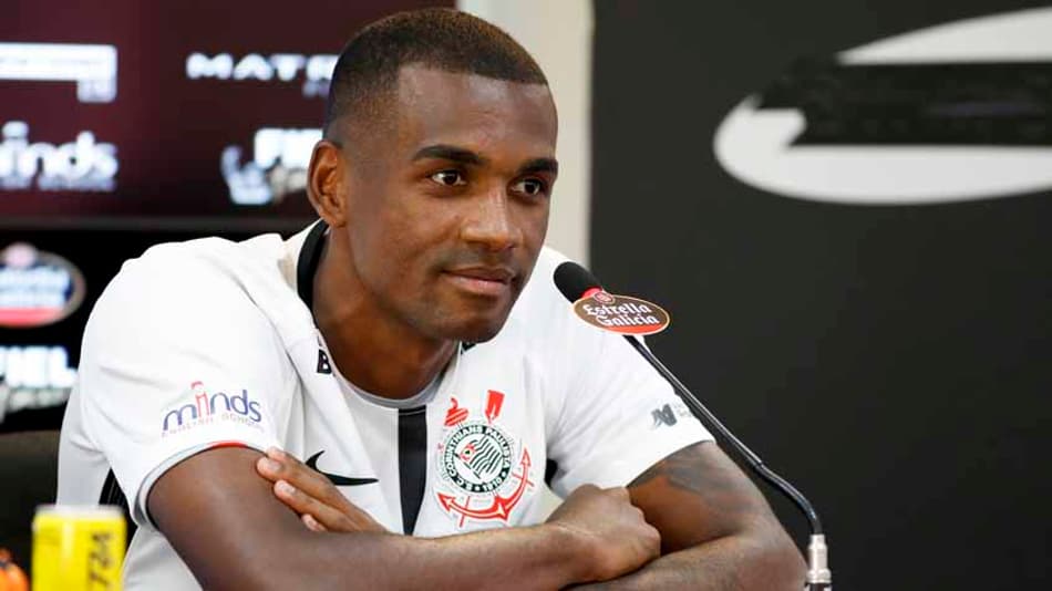 Marllon foi um dos zagueiros que mais desarmaram no último Brasileirão
