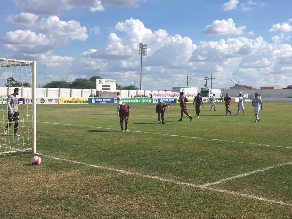 Vitória derrota Jacuipense e se recupera no campeonato baiano