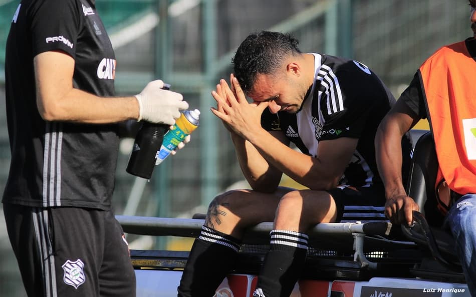 Maikon Leite tem lesão na coxa e fica fora por até três semanas