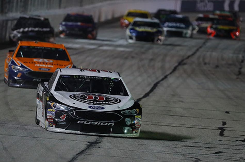 NASCAR: Kevin Harvick domina e conquista a vitória em Atlanta