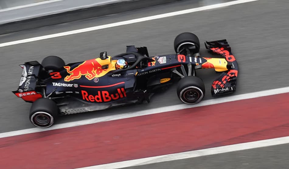 Ricciardo lidera manhã em Barcelona; Alonso teve problemas com sua McLaren