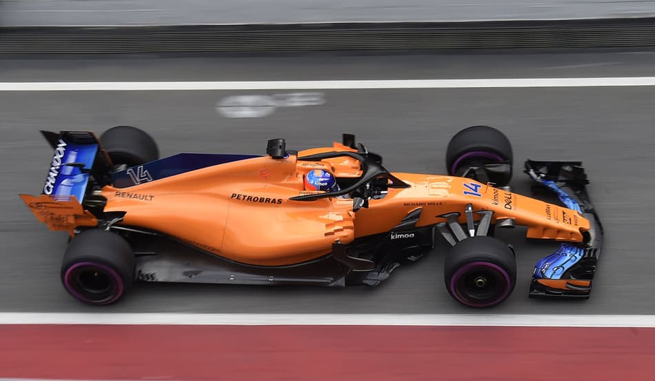 Alonso minimiza porca mal colocada pela McLaren: "Um bom dia para os jornalistas"