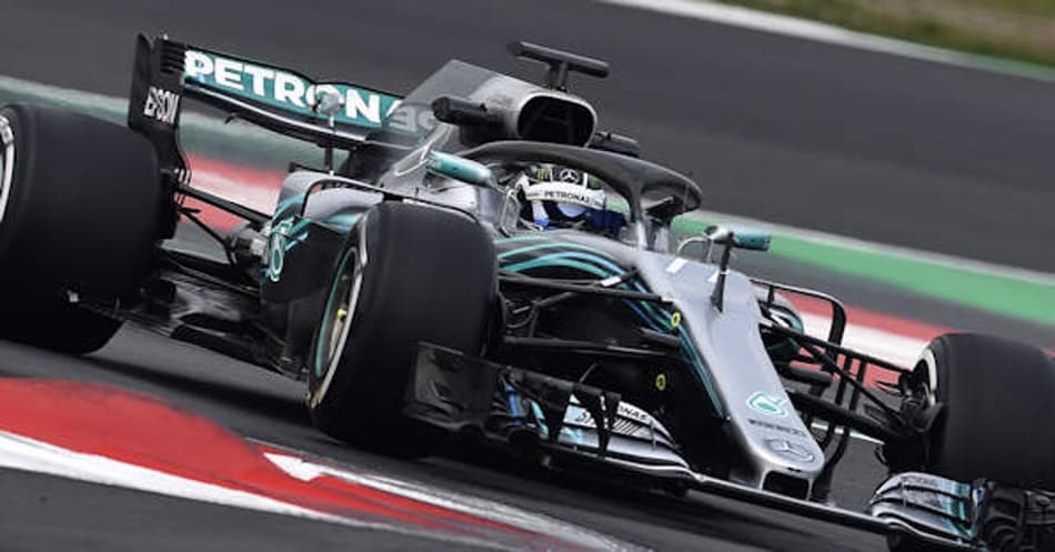 Mercedes lidera com Bottas manhã do segundo dia em Barcelona