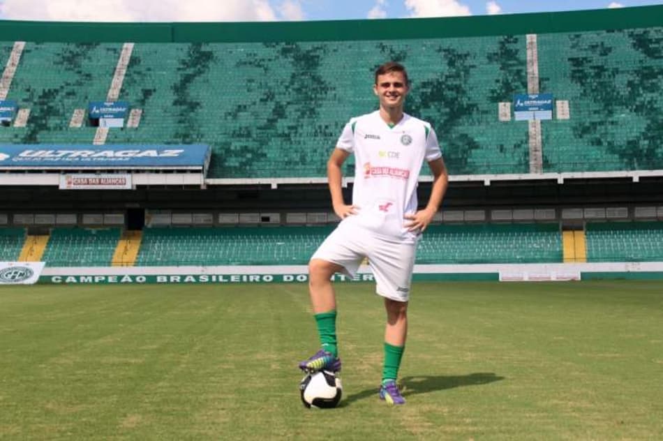 Poveda volta ao Guarani e clube mira na contratação de um zagueiro