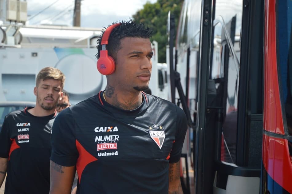 Zagueiro do Atlético-GO acredita em superação do time no terceiro turno