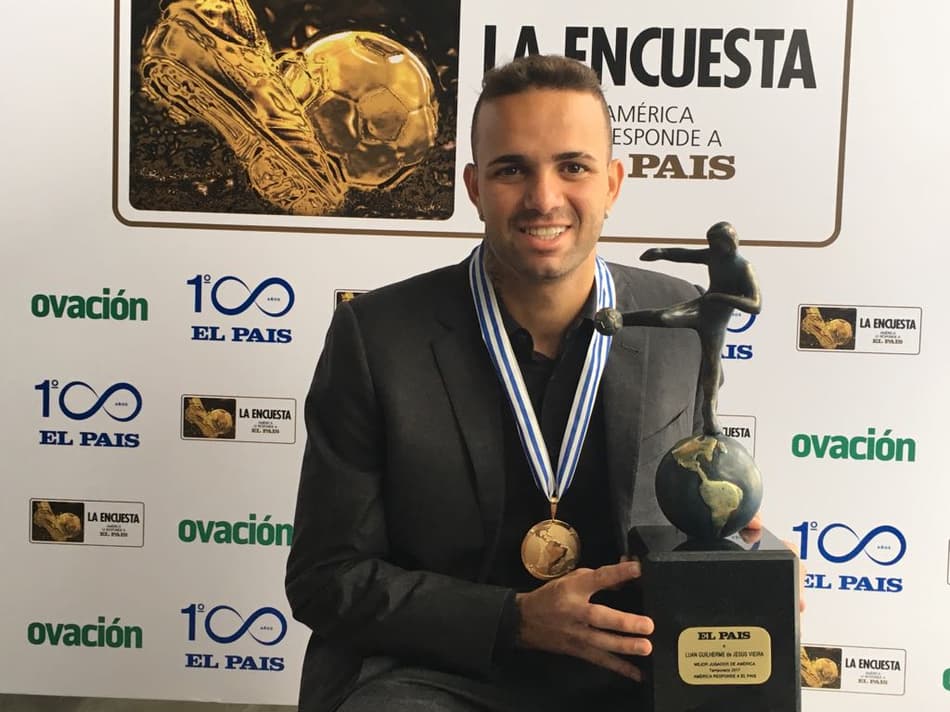 No Uruguai, Luan é coroado Rei da América pelo jornal El País