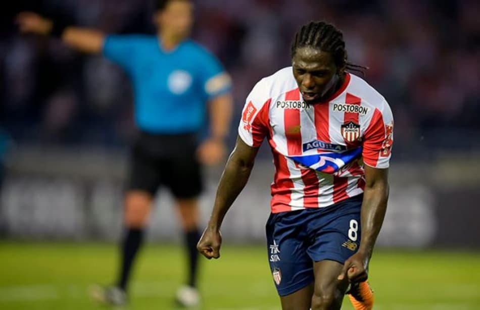 Colombianos colocam Yimmi Chará bem perto do futebol brasileiro