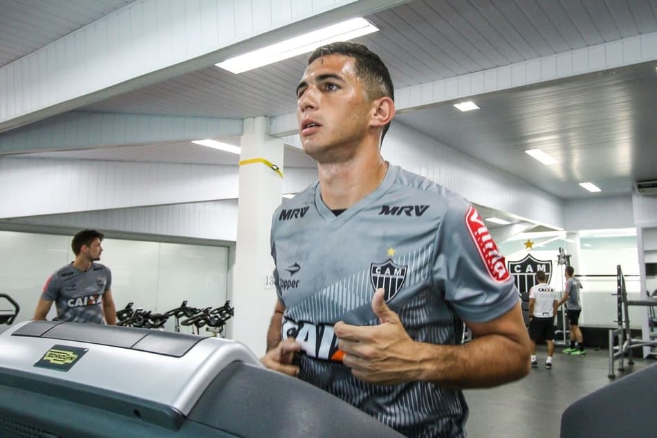 Ponte Preta tem negativa ao tentar tirar Danilo Barcelos do Atlético-MG