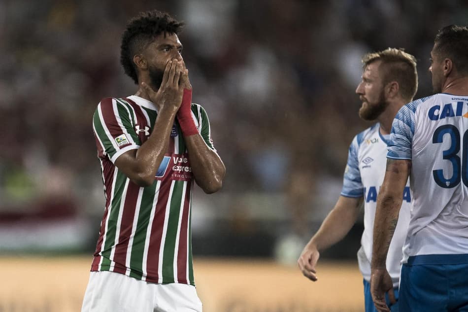 Em casa, Flu cede a virada para o Avaí e se complica na Copa do Brasil
