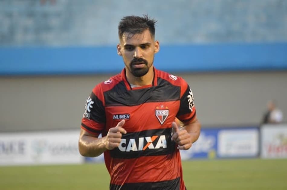 Bruno Santos espera ajudar Atlético-GO a superar fase instável