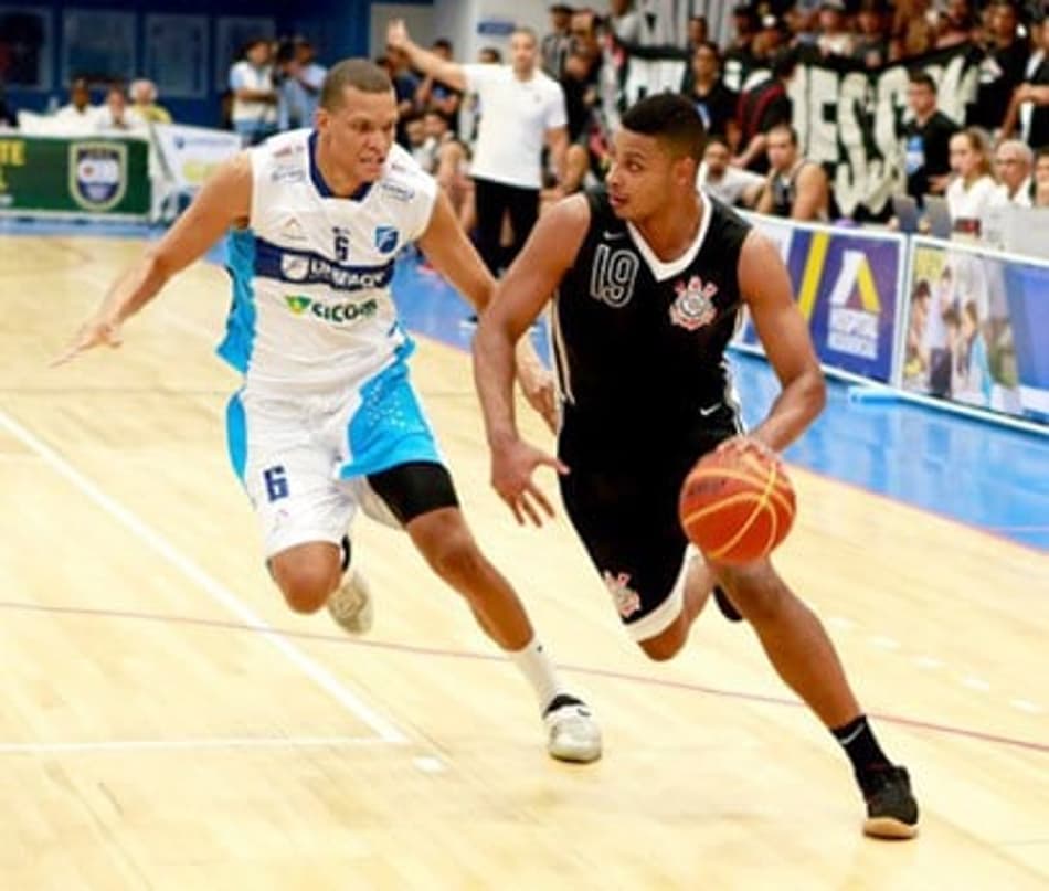 Retorno do Corinthians ao basquete começa com vitória