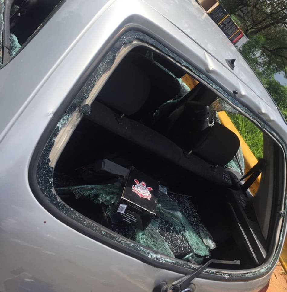 Torcedor é espancado por santistas antes do clássico, na Grande SP
