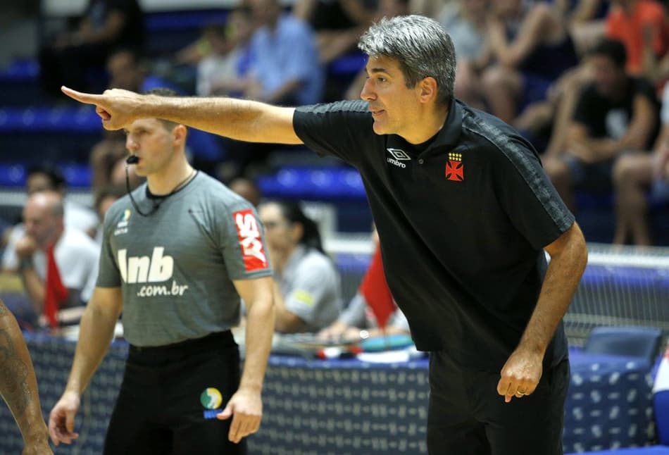 NBB: Vasco demite André Barbosa, e Christiano Pereira assume equipe