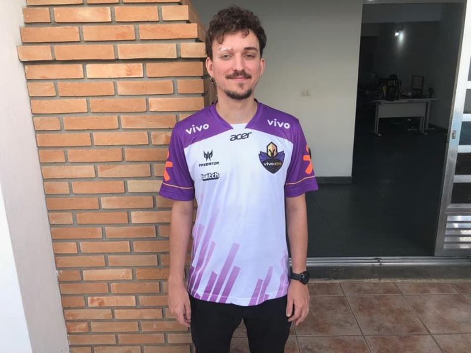 Com inspiração no futebol, equipe de eSports Vivo Keyd lança segundo uniforme