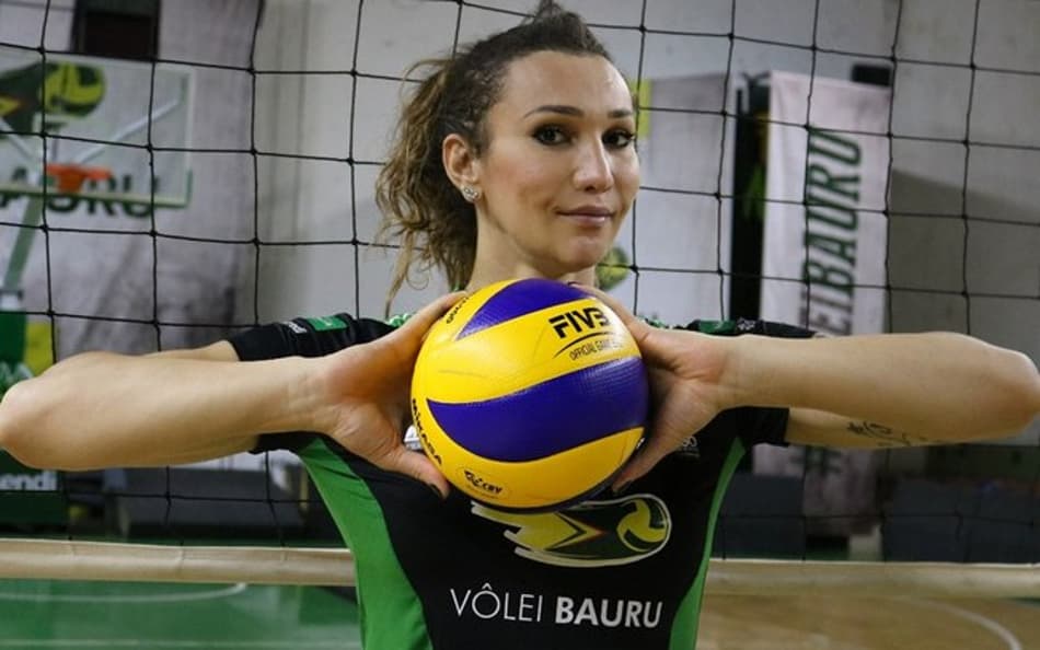 Tifanny entra no ranking de melhores da Superliga Feminina