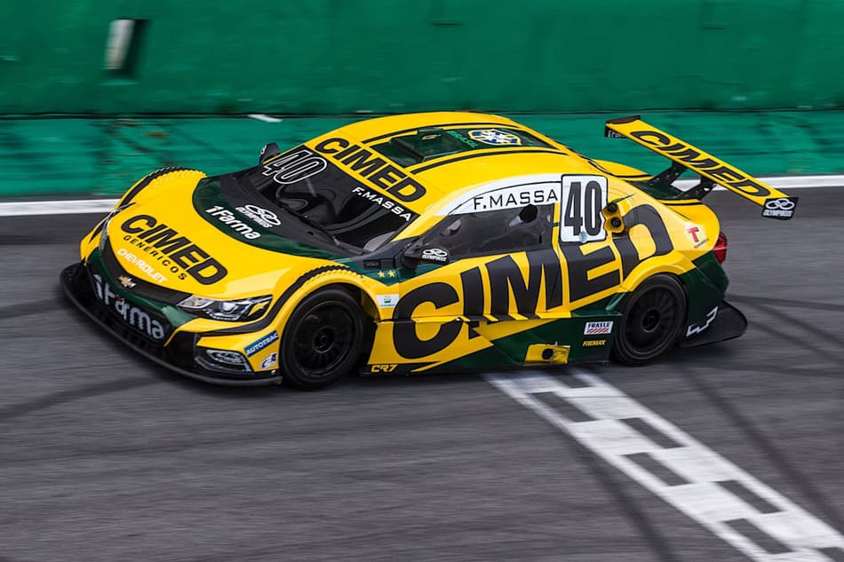 Dia intenso para Felipe Massa na estreia da Stock Car com Cacá Bueno na equipe Cimed Racing