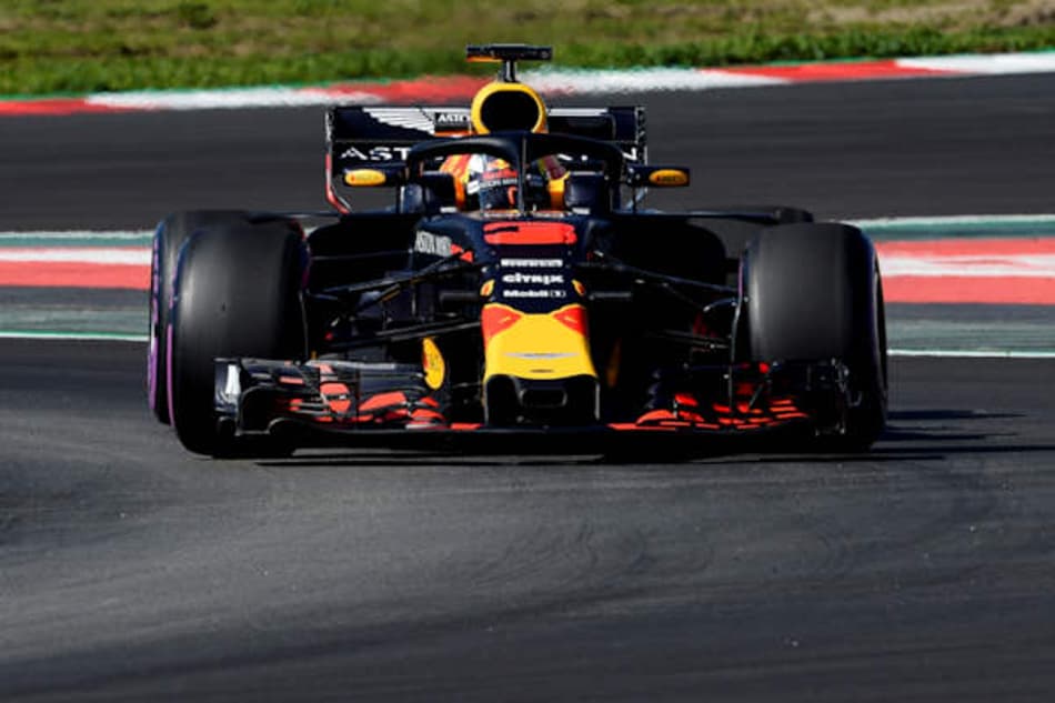 Ricciardo bate recorde de Massa e lidera segundo dia em Barcelona