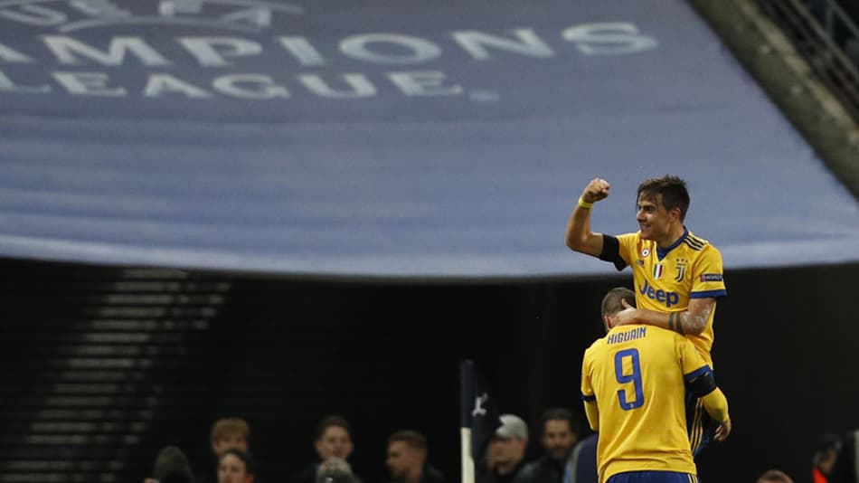 Argentinos marcam, Juve vence Tottenham de virada e avança