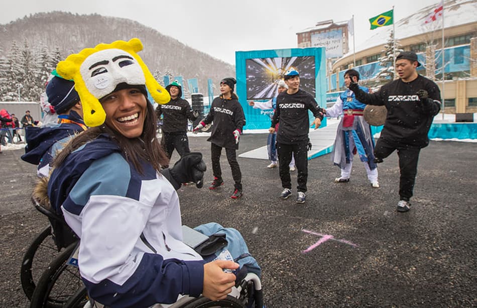 Atleta paralímpica do esqui será porta-bandeira em Pyeongchang