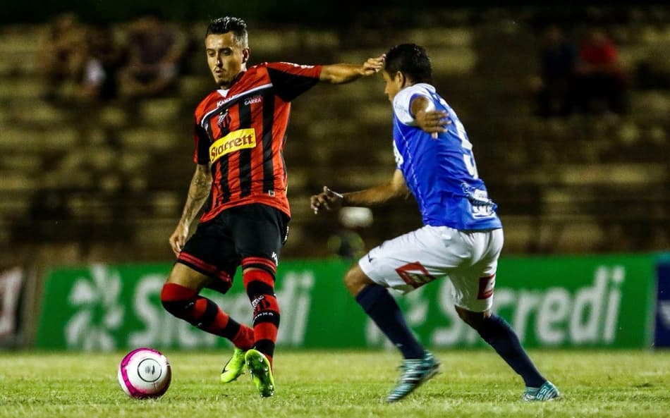 Marcelinho em ação pelo Ituano