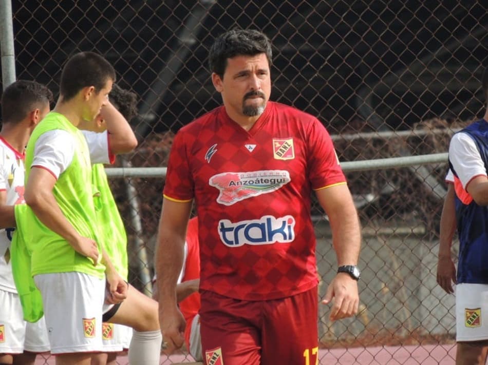 Proprietário do Deportivo Anzoátegui assume cargo de treinador