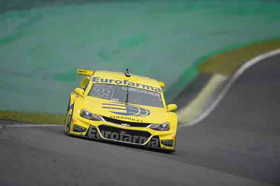 Em prova caótica, Daniel Serra e João Paulo de Oliveira vencem em Interlagos