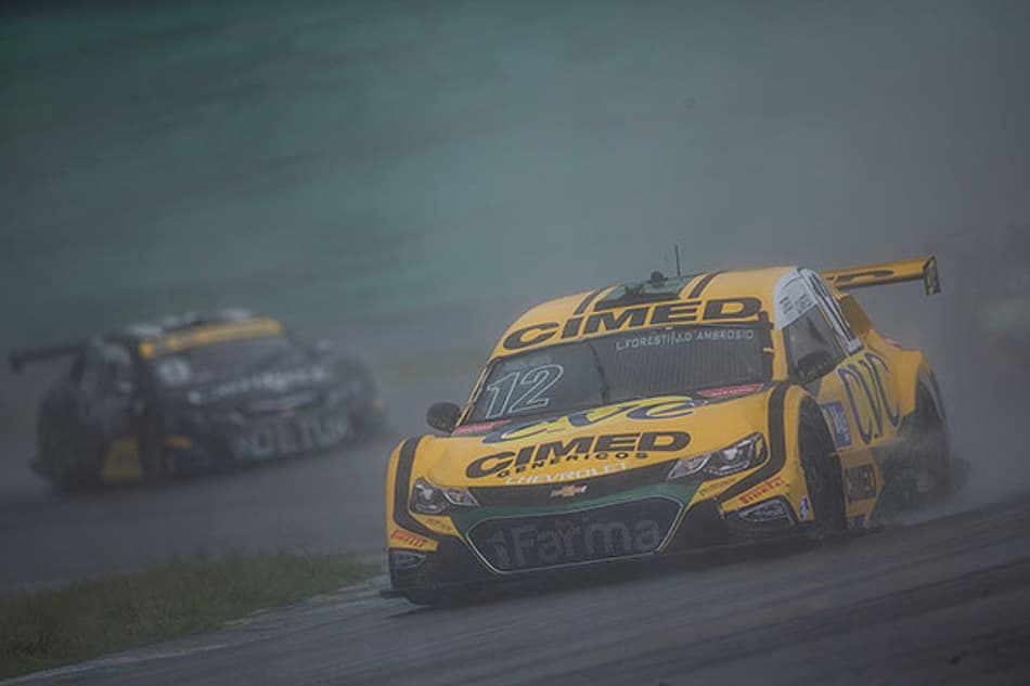 Stock Car – Lucas Foresti: de 26º na largada para os pontos na bandeira quadriculada