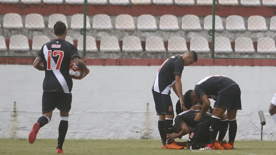 ATUAÇÕES: Evander e Rildo são os melhores na vitória do Vasco