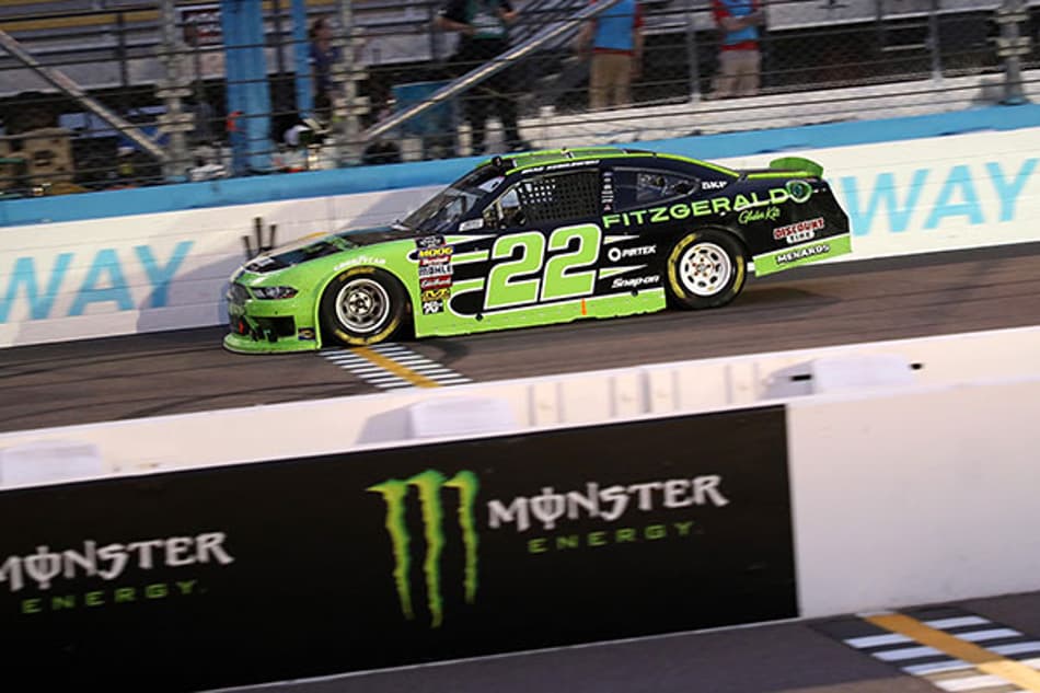 Xfinity: Bell supera Keselowski e vence em New Hampshire