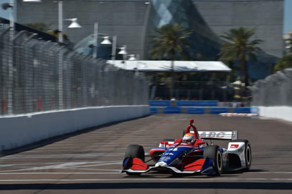 Depois de estreia impressionante em treinos, Leist tem problema de câmbio quando era 4º na Indy