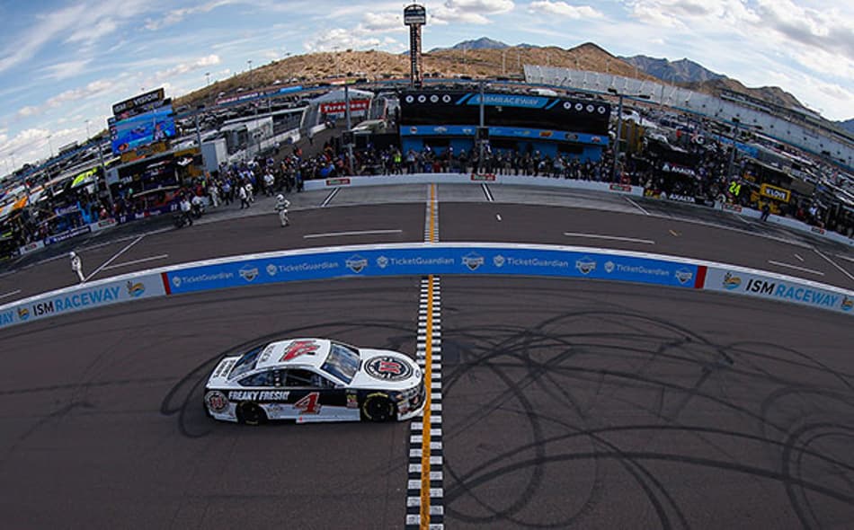 NASCAR: Kevin Harvick vence pela terceira vez no oval de Phoenix