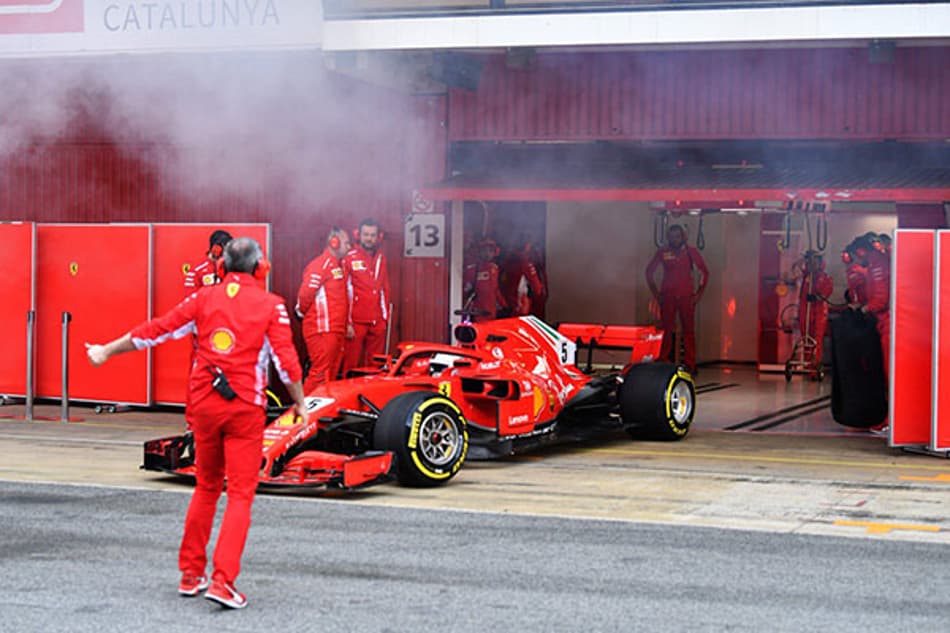 F1: Ferrari SF71H deixou nuvem de fumaça nos testes em Barcelona