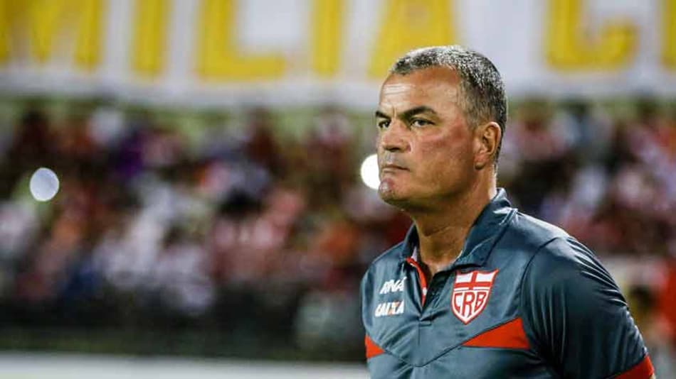 “Existe um abismo entre o São Paulo e o CRB”, afirma Mazola Jr