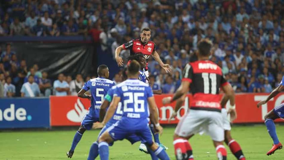 “O Flamengo soube aproveitar nossas deficiências”, declara auxiliar do Emelec