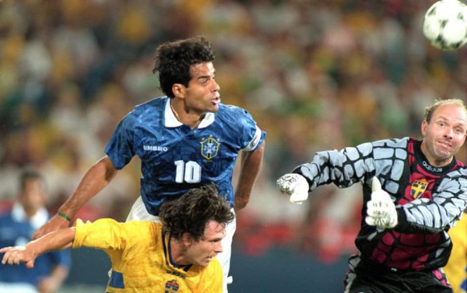 A primeira vez da Seleção de azul em uma Copa não foi em 1958… Confira o histórico da camisa reserva do Brasil nos Mundiais