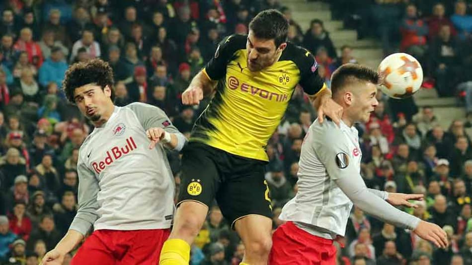 Dortmund joga mal, empata fora de casa e está fora da Liga Europa