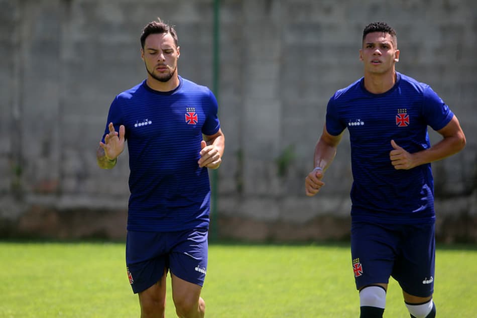 Recuperado de virose, Paulinho treina e pode voltar ao time titular do Vasco