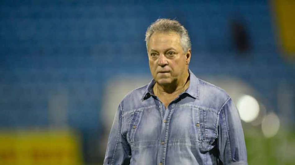 Após expulsão, Abel Braga exime Dudu de culpa em derrota para o Avaí