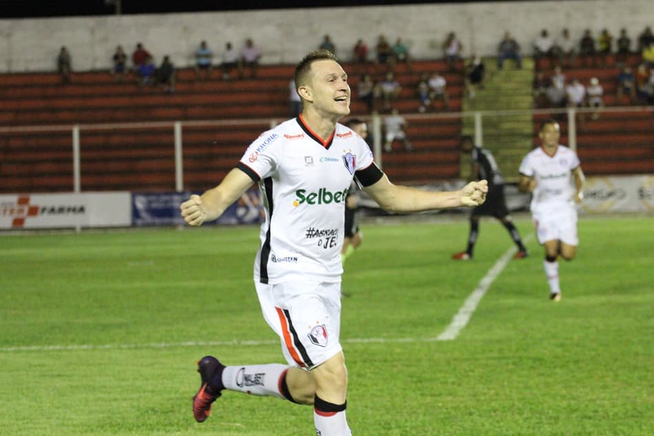 Joinville abre vantagem mas Hercílio Luz iguala marcador