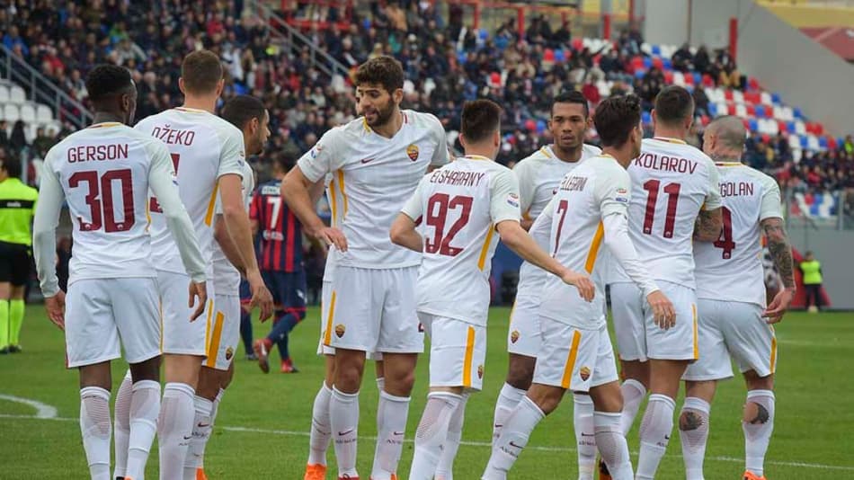 Roma vence a terceira seguida no Italiano; em casa, Milan faz a quina