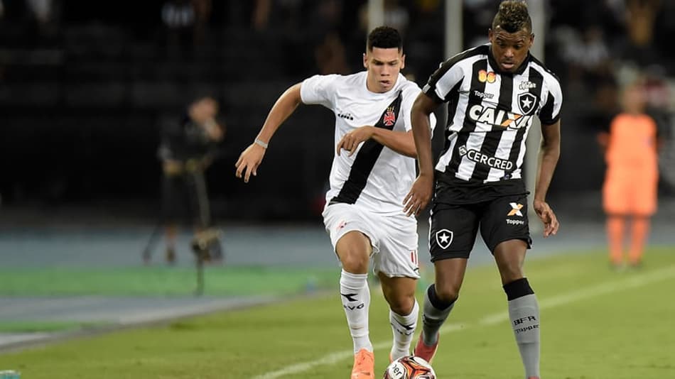 ATUAÇÕES: Paulinho e Riascos se salvam na derrota do Vasco