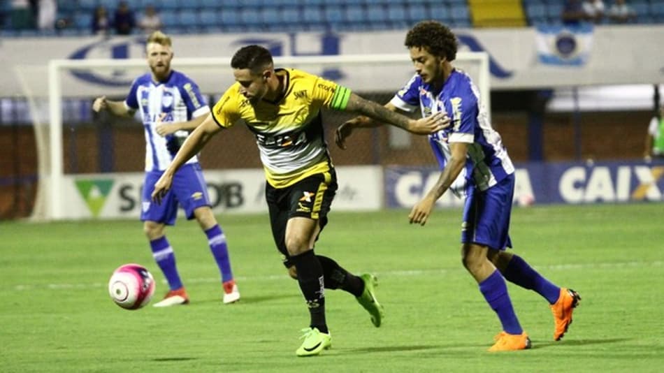 Em virada rápida, Criciúma vence o Avaí e sobe uma posição na tabela