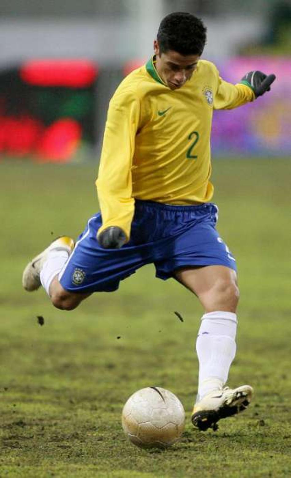 Cicinho faz afirmação surpreendente sobre a Copa do Mundo de 2006