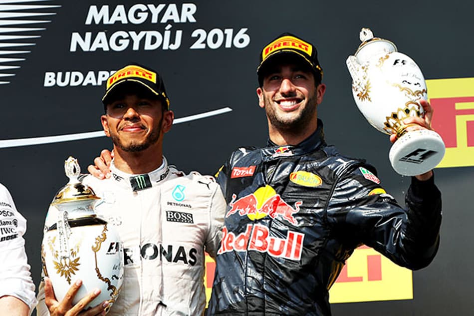 Hamilton nomeia Ricciardo como favorito para GP da Austrália