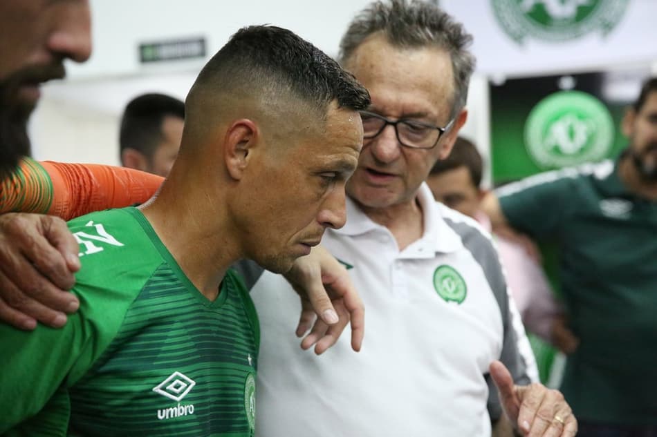 Nenén atinge marca histórica de 300 jogos pela Chapecoense