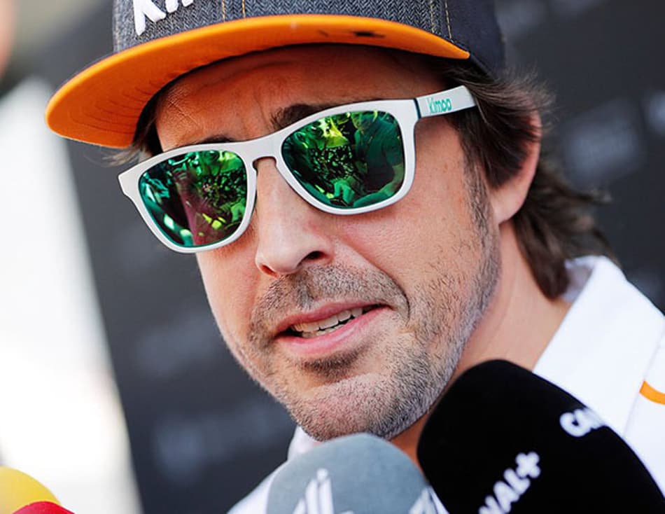 Alonso não está surpreso com ritmo da Haas "réplica da Ferrari"