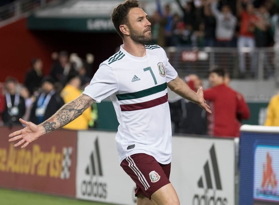 Seleção Mexicana sofre, mas consegue derrotar a Islândia