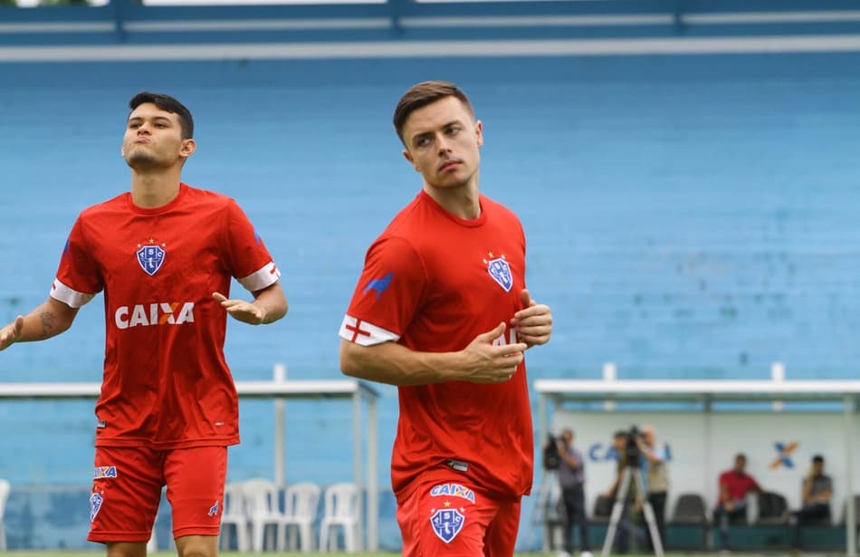 Jogador inglês é regularizado, mas só pode estrear pela Série B